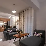 公寓 Zenon Homes 2nd Floor, Center *