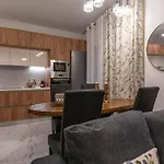 Zenon Homes 2nd Floor, Center 公寓 卡拉马塔