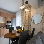 公寓 Zenon Homes 2nd Floor, Center *