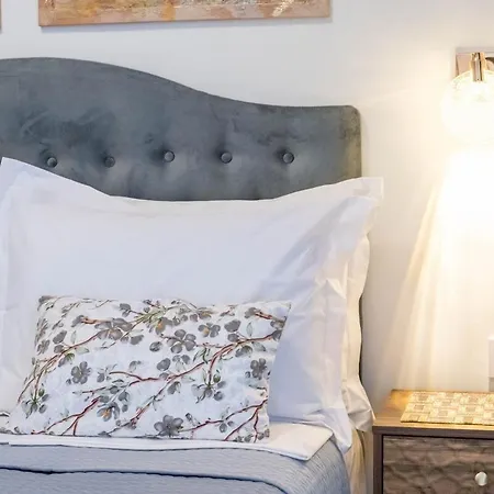 Zenon Homes 2nd Floor, Center 公寓 卡拉马塔