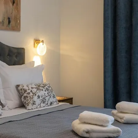 Zenon Homes 2nd Floor, Center * 卡拉马塔