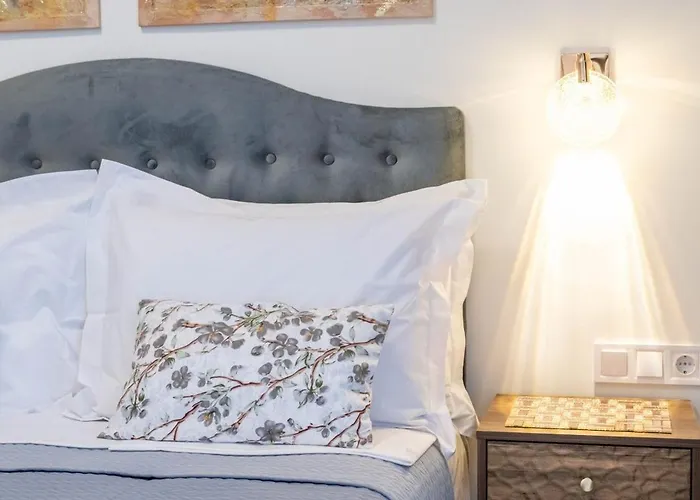 Zenon Homes 2nd Floor, Center 公寓 卡拉马塔