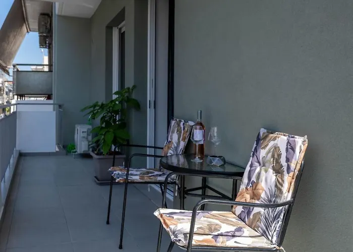 Zenon Homes 2nd Floor, Center 公寓 *