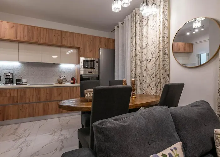 Zenon Homes 2nd Floor, Center 公寓 卡拉马塔