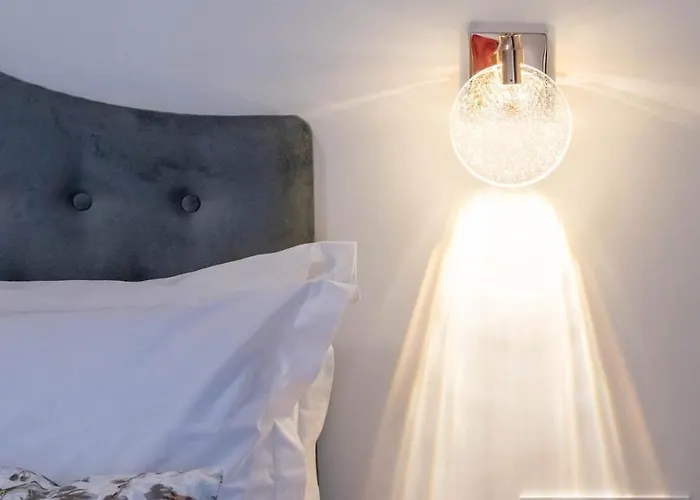 公寓 Zenon Homes 2nd Floor, Center *