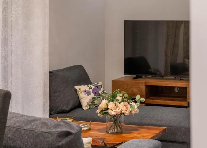 Zenon Homes 2nd Floor, Center *