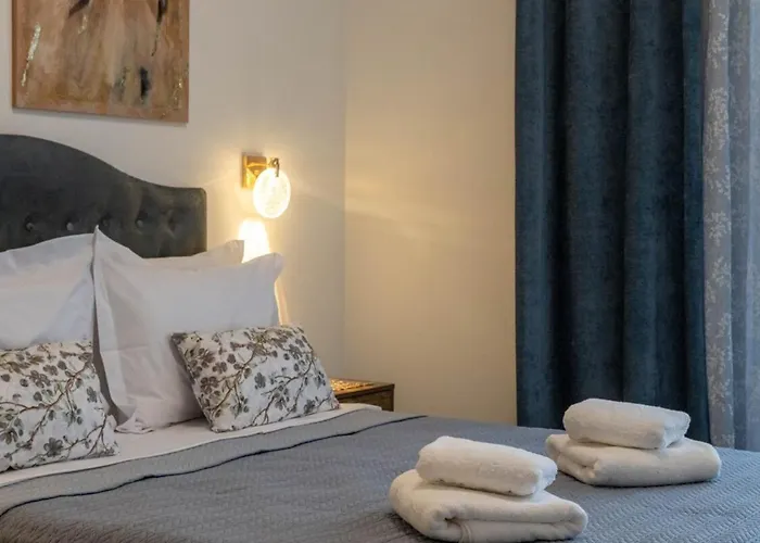 Zenon Homes 2nd Floor, Center * 卡拉马塔