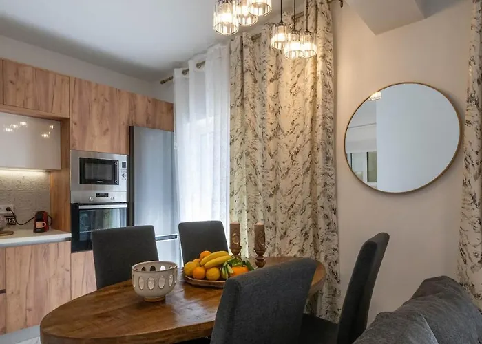 公寓 Zenon Homes 2nd Floor, Center *