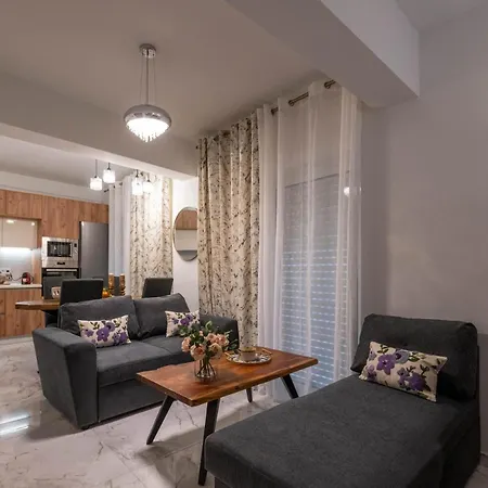 Apartman Zenon Homes 2nd Floor, Center *