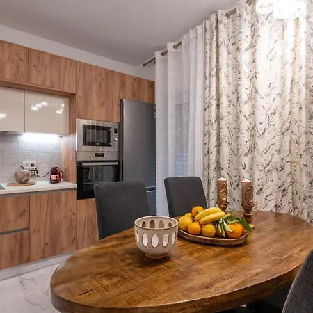 Zenon Homes 2nd Floor, Center Kalamata