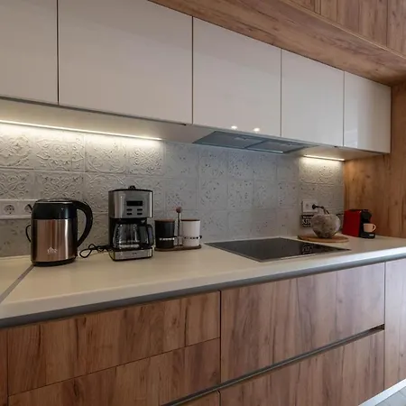 Zenon Homes 2nd Floor, Center * Kalamata