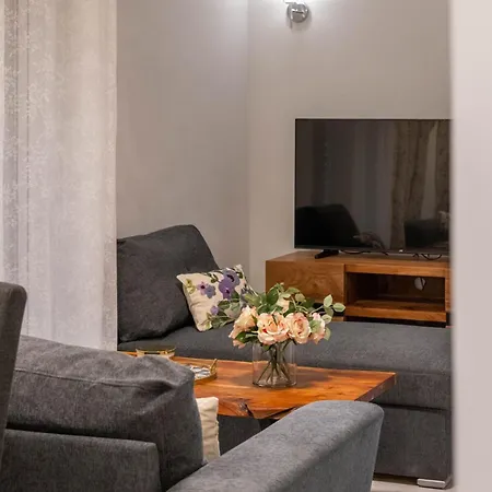 Zenon Homes 2nd Floor, Center *