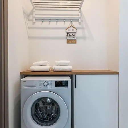 Zenon Homes 2nd Floor, Center * Kalamata