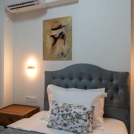 Zenon Homes 2nd Floor, Center *