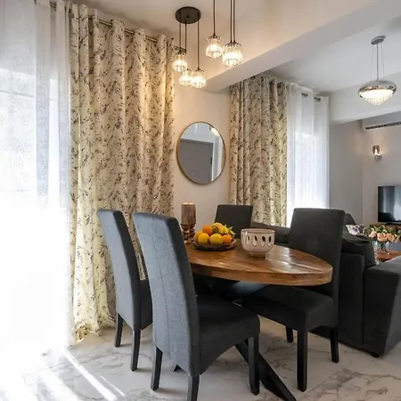 Zenon Homes 2nd Floor, Center Apartman Kalamáta