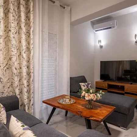 Zenon Homes 2nd Floor, Center * Kalamáta