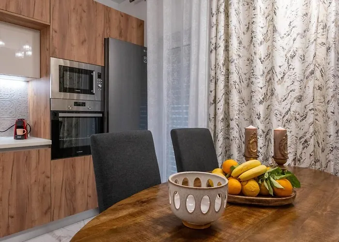 Zenon Homes 2nd Floor, Center Kalamata